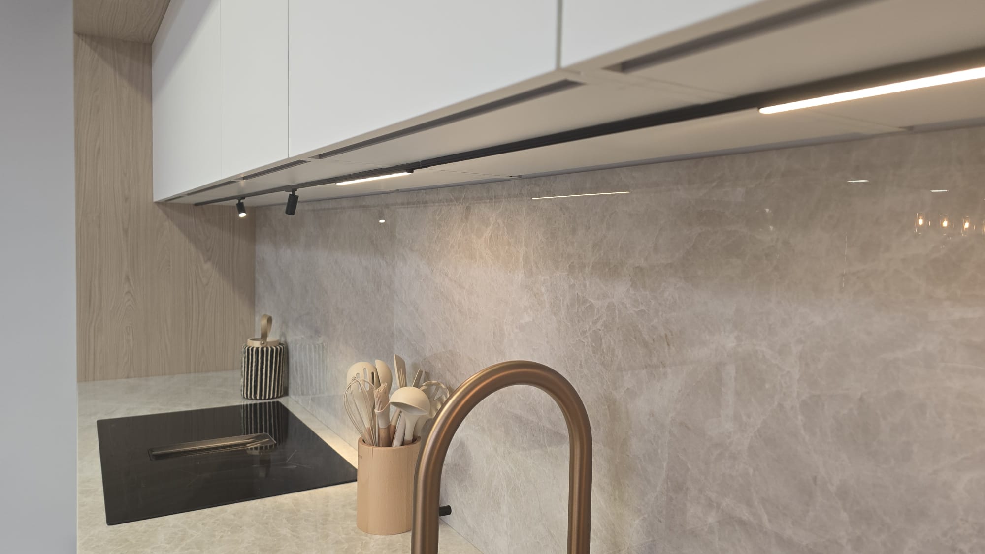 GYO MINI MAGNET RAIL | Architectural Micro Track Lighting - Image 3